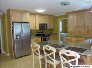 43 Lamson Ave, Laceys Spring, AL 35754