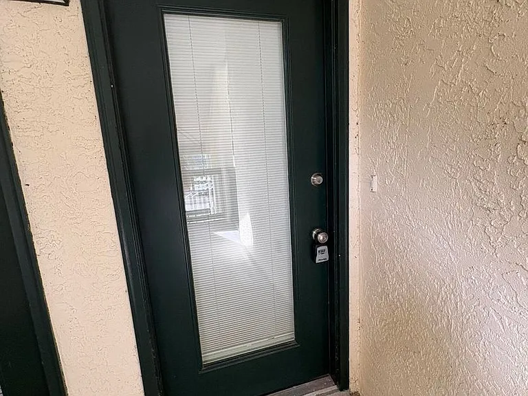 314 Westlake Ct — Photo 2