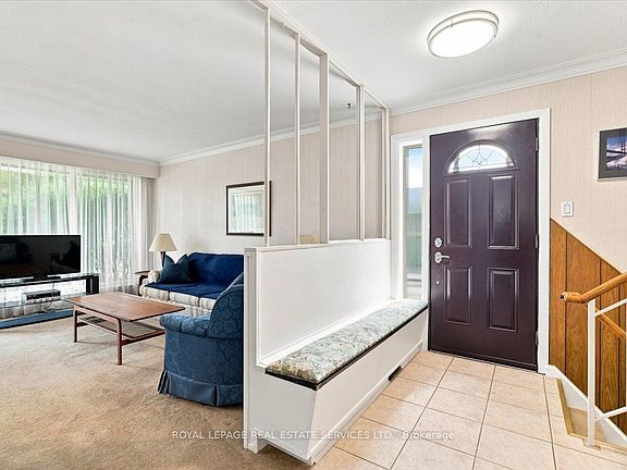 4th image of 142 Cass Ave