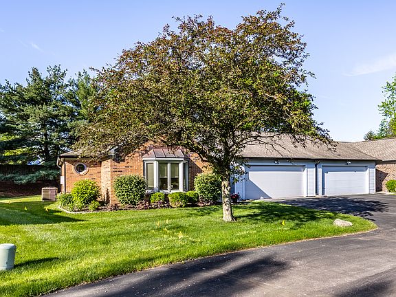 2nd image of 1725 Cloister Dr