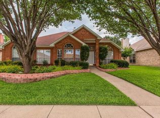 2524 Hyacinth Dr, Mesquite, TX 75181