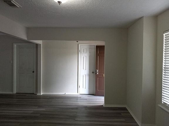 2nd image of 15415 Poolview St