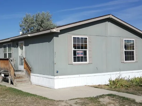 377 Columbine Dr, Casper, WY 82604