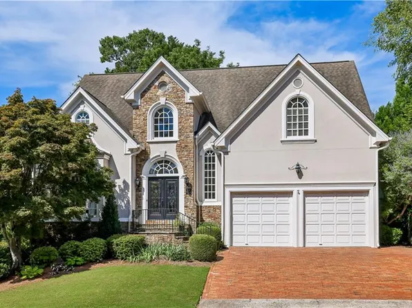 5298 Brookelake Dr, Dunwoody, GA 30338