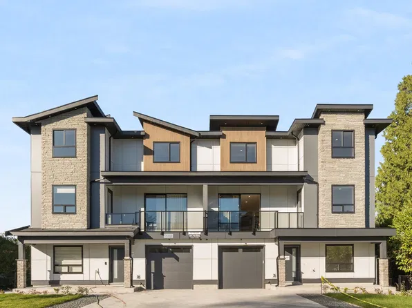 14753 111a Ave #102, Surrey, BC V3R 2E2