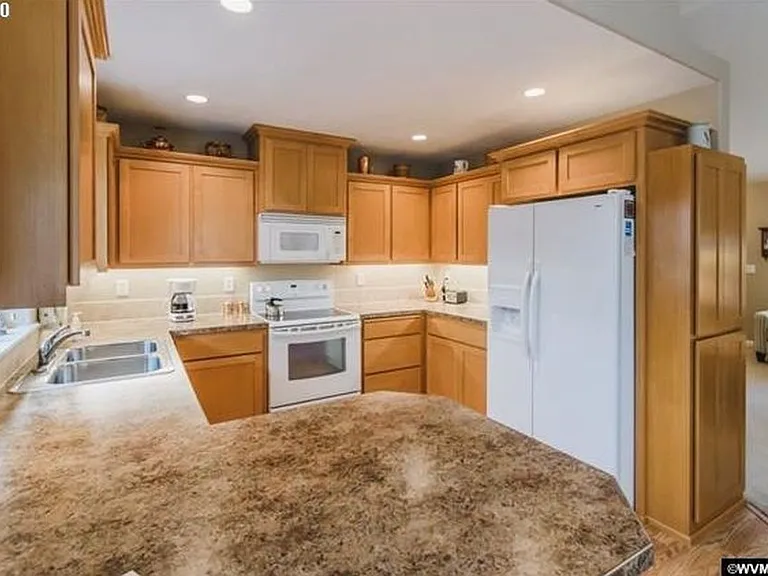 1096 Fuji Ln — Photo 11