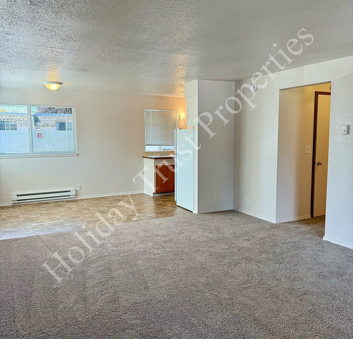 301 Lee St — Photo 1