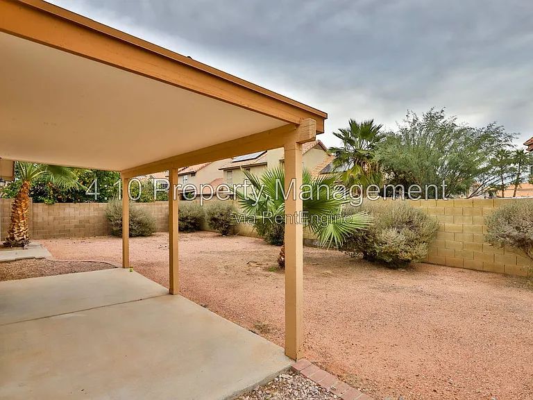 4230 E Woodland Dr — Photo 23