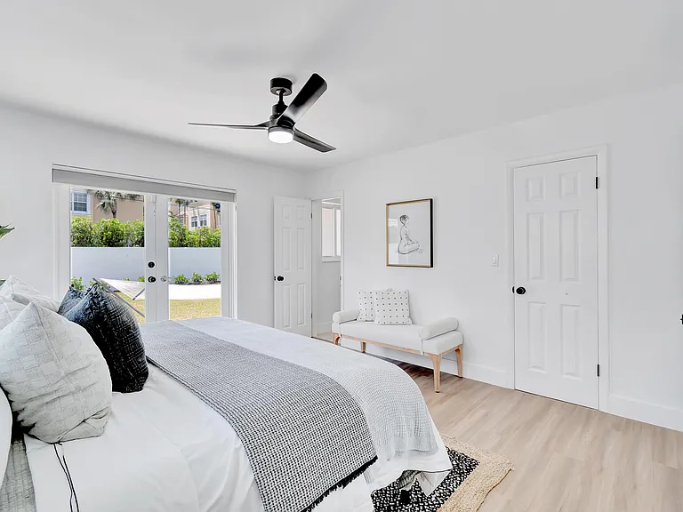 620 Las Palmas Park — Photo 14