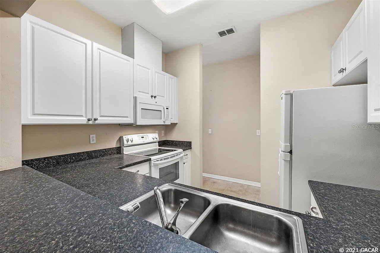 2 bed, 1114 sqft, $1,450 — Photo 3