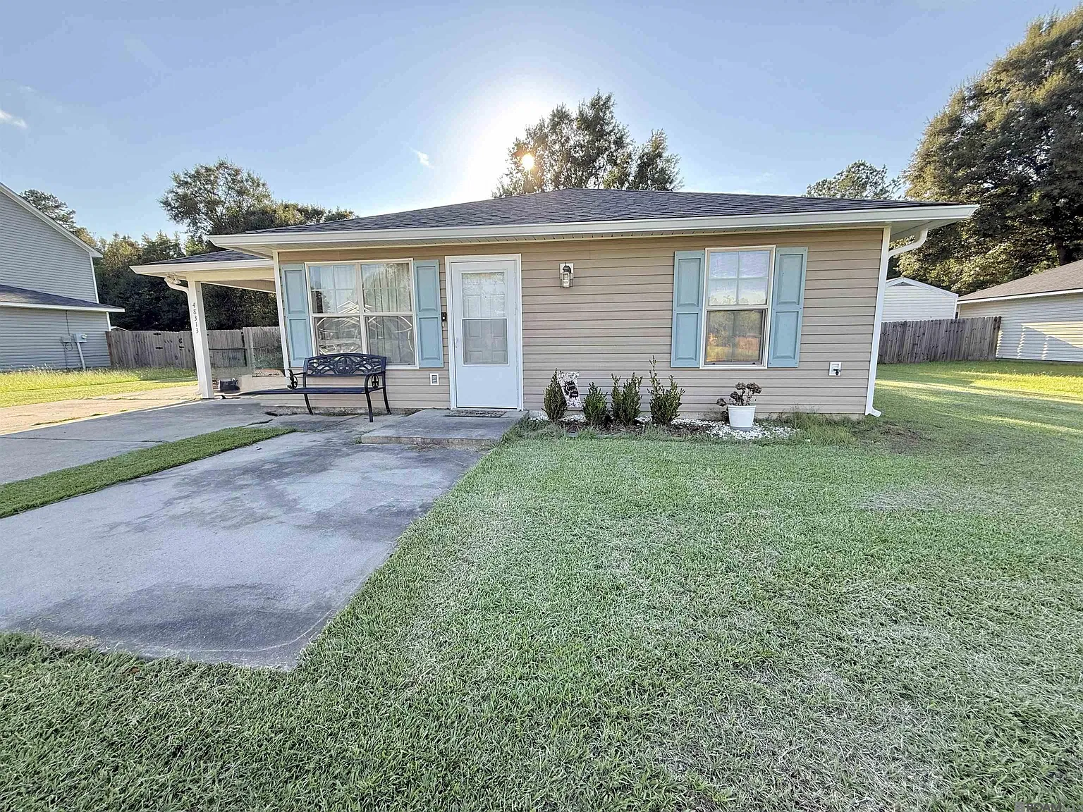 3 bed, 1179 sqft, $1,650 — Photo 1