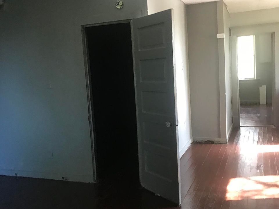 2nd image of 2552 N 20th St