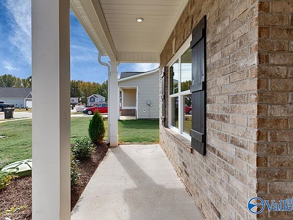 4th image of 208 Fairbrook Dr