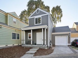 975 Kingwood St, Santa Rosa, CA 95401
