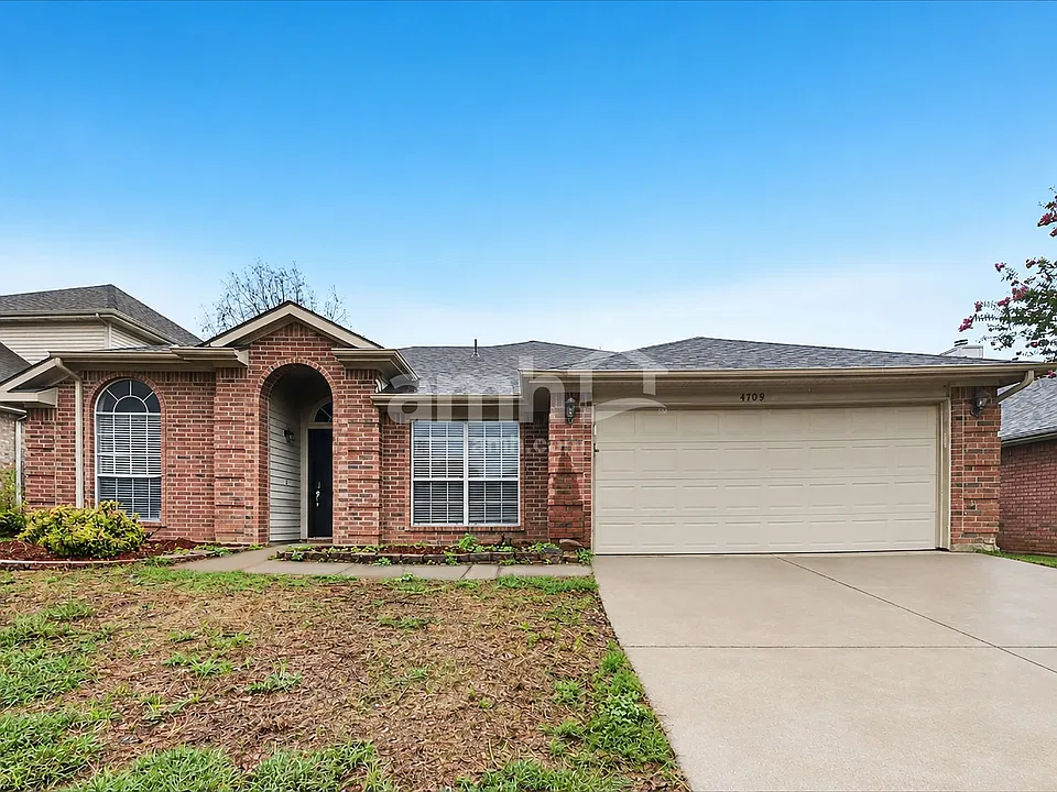 4709 Shadow Crest Dr