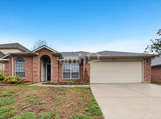 4709 Shadow Crest Dr, Arlington, TX 76018