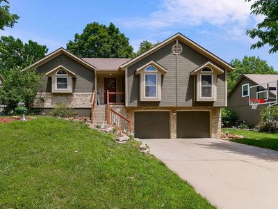 1239 NE Depot Dr, Lees Summit, MO, 64086