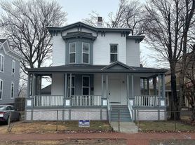 64 Thompson St, Springfield, MA