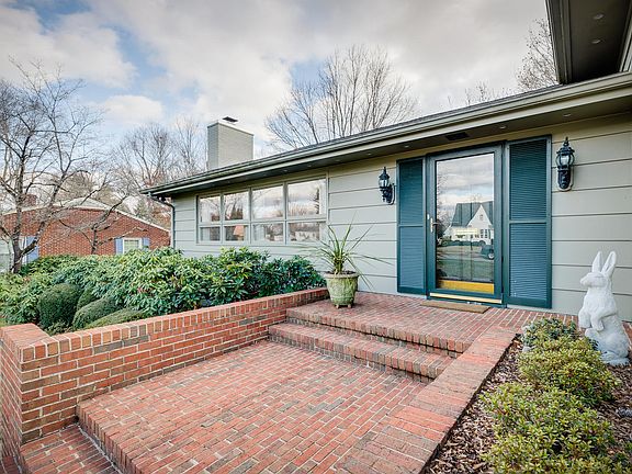 4th image of 1417 Fairidge Dr