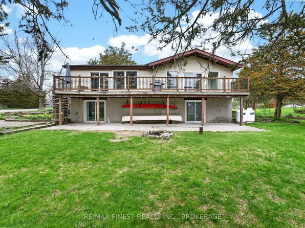 8 Sunrise Ct, Prince Edward County, ON K8N 4Z7