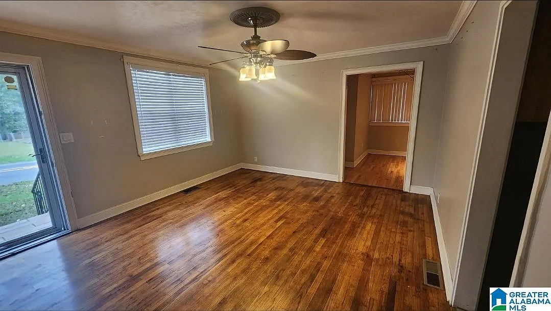 2 bed, 1.0 bath, $1,200 — Photo 3