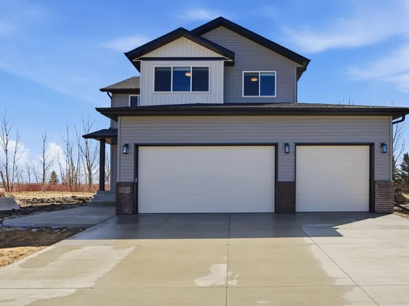 1021 61st Ave W, West Fargo, ND 58078