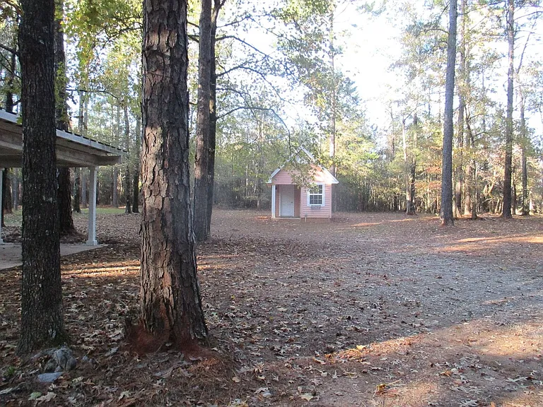 231 Holliman Rd — Photo 2