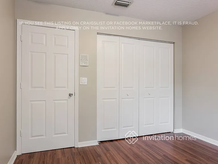 7729 Cedar Hurst Ct — Photo 15