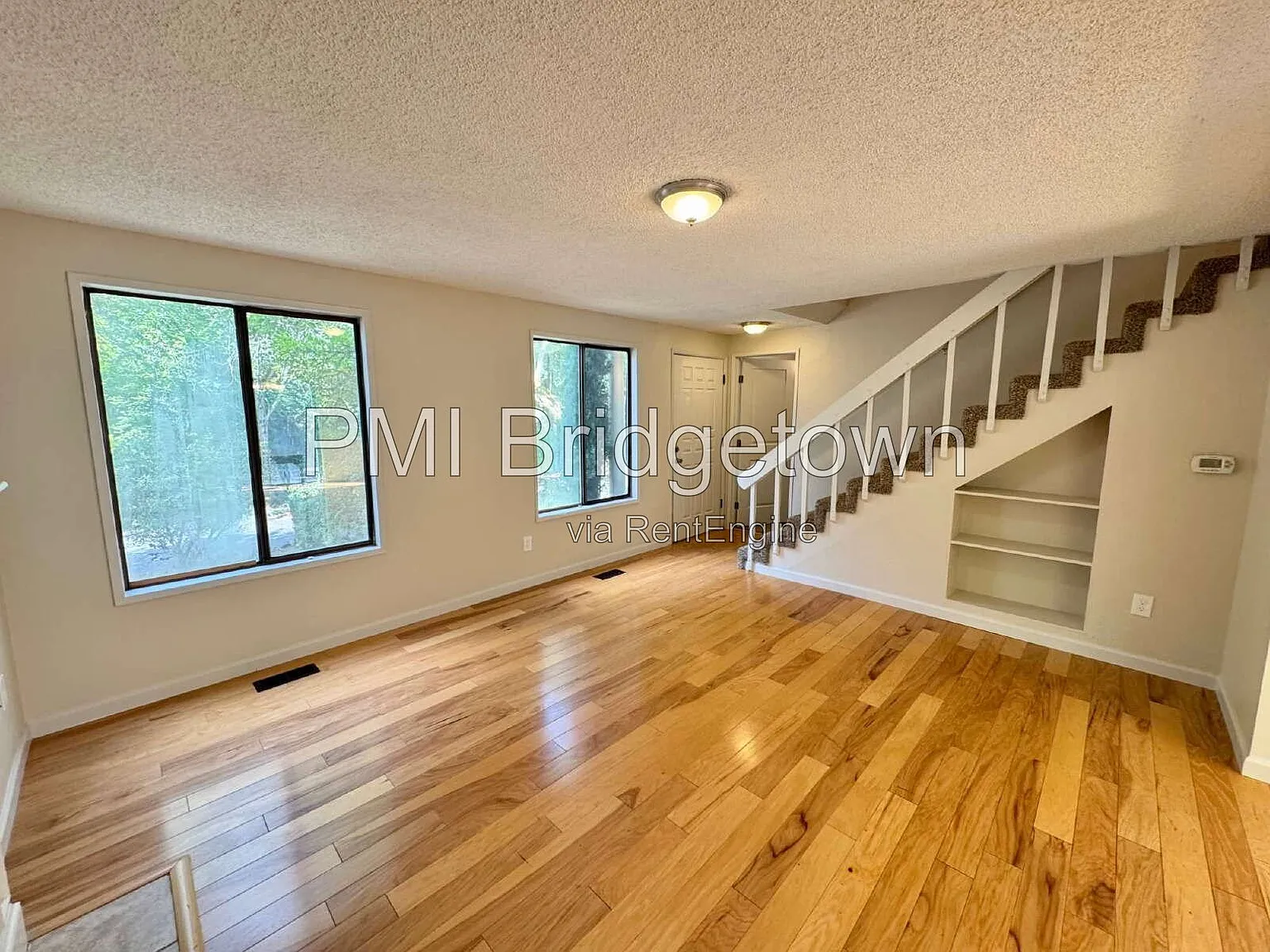 4 bed, 2.5 bath, 1456 sqft, $2,895 — Photo 4
