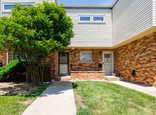 2214 E Lincoln St #14, Bloomington, IL 61701