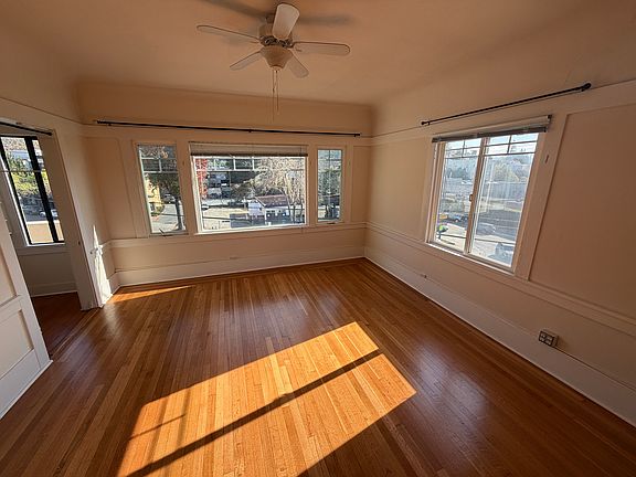 2nd image of 2912 Claremont Ave APT 34