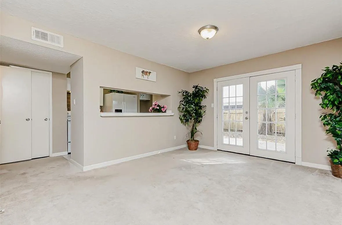 1917M Miramar Ct — Photo 1