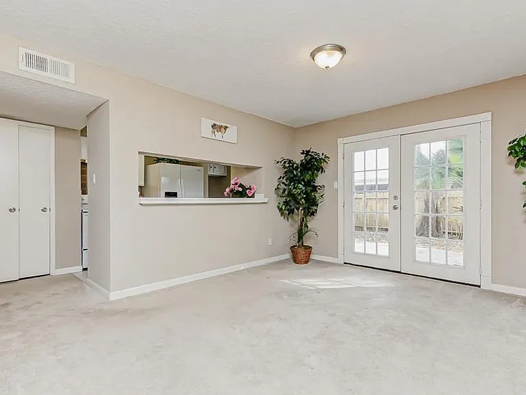 1917M Miramar Ct — Photo 1
