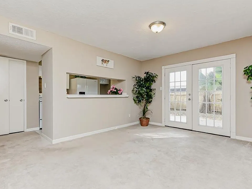 1917M Miramar Ct