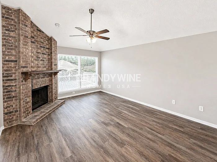 3 bed, 2.0 bath, 1442 sqft, $2,695 — Photo 4