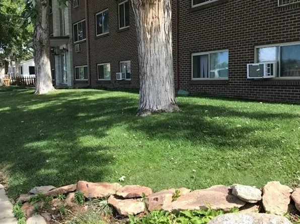Large Spacious 1 & 2 Bedroom Apartments - Move in Special