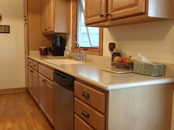 4th image of 620 Skyline Dr NE