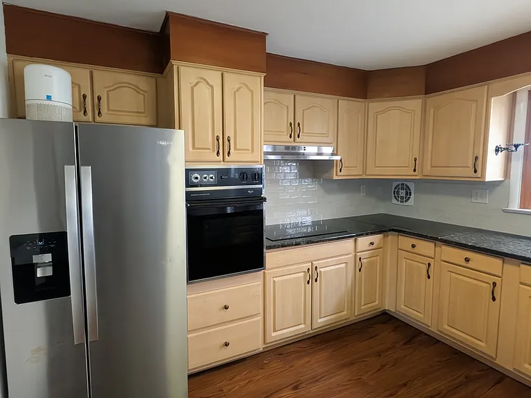 751 Lawrence Blvd — Photo 11