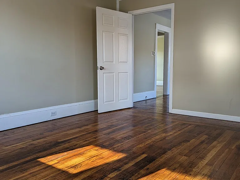 220 Norton St — Photo 16