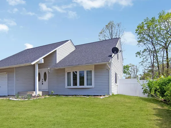 16 Price Ln, Sicklerville, NJ 08081