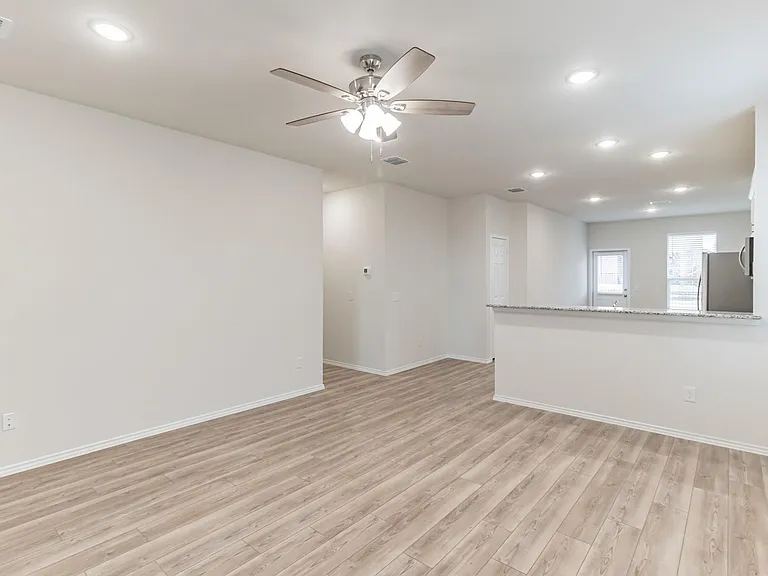 804 Cormorant St — Photo 7