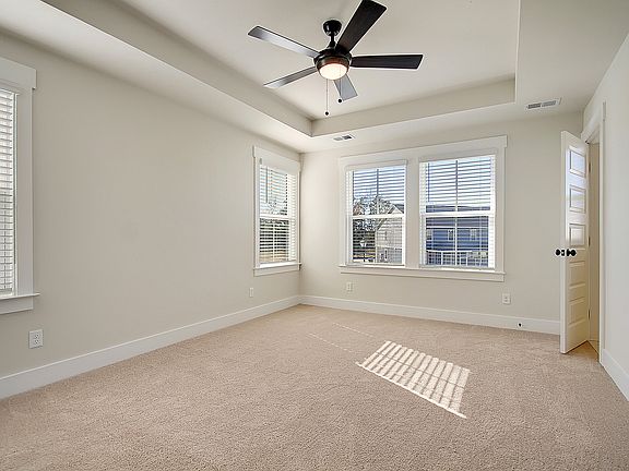 4th image of 5108 Park Creek Ave