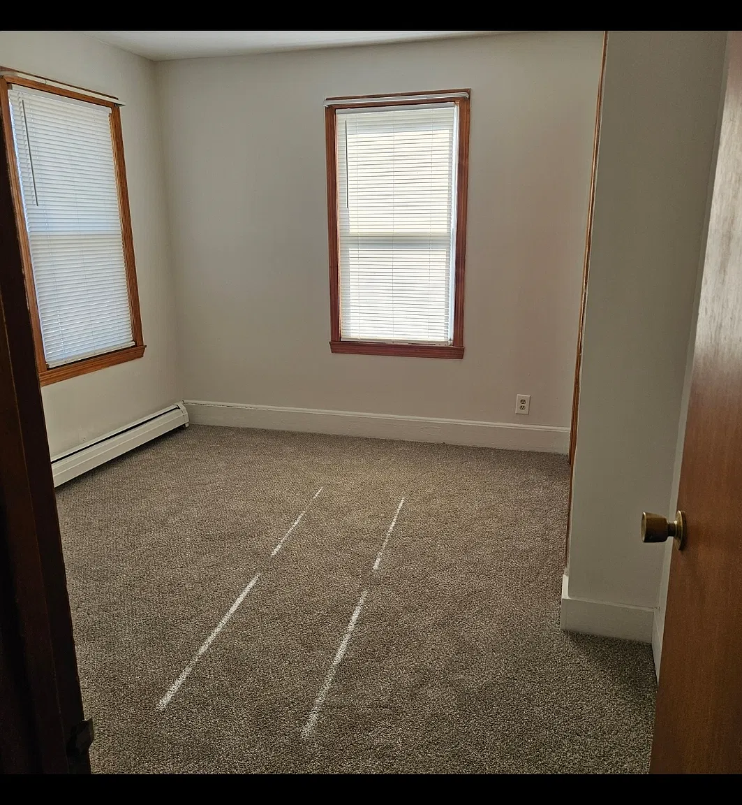 2 bed, 1.0 bath, 1200 sqft, $1,600 — Photo 4