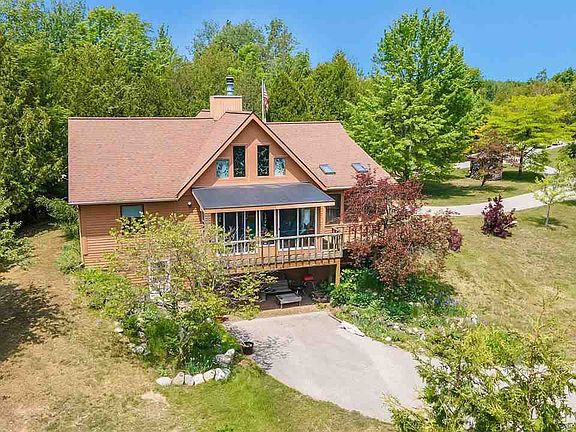 3rd image of 17870 Old Orchard Trl