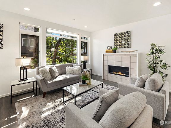 4th image of 15241 Fremont Avenue N