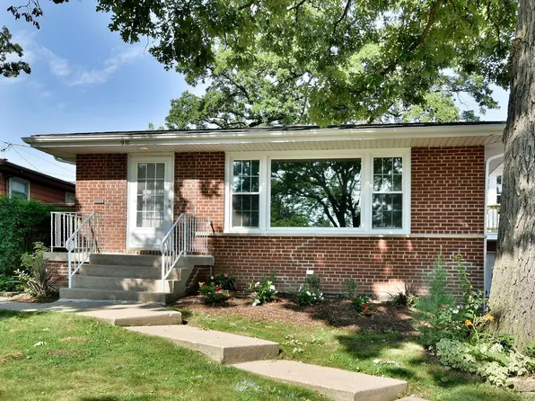 910 Meadowcrest Rd, La Grange Park, IL 60526
