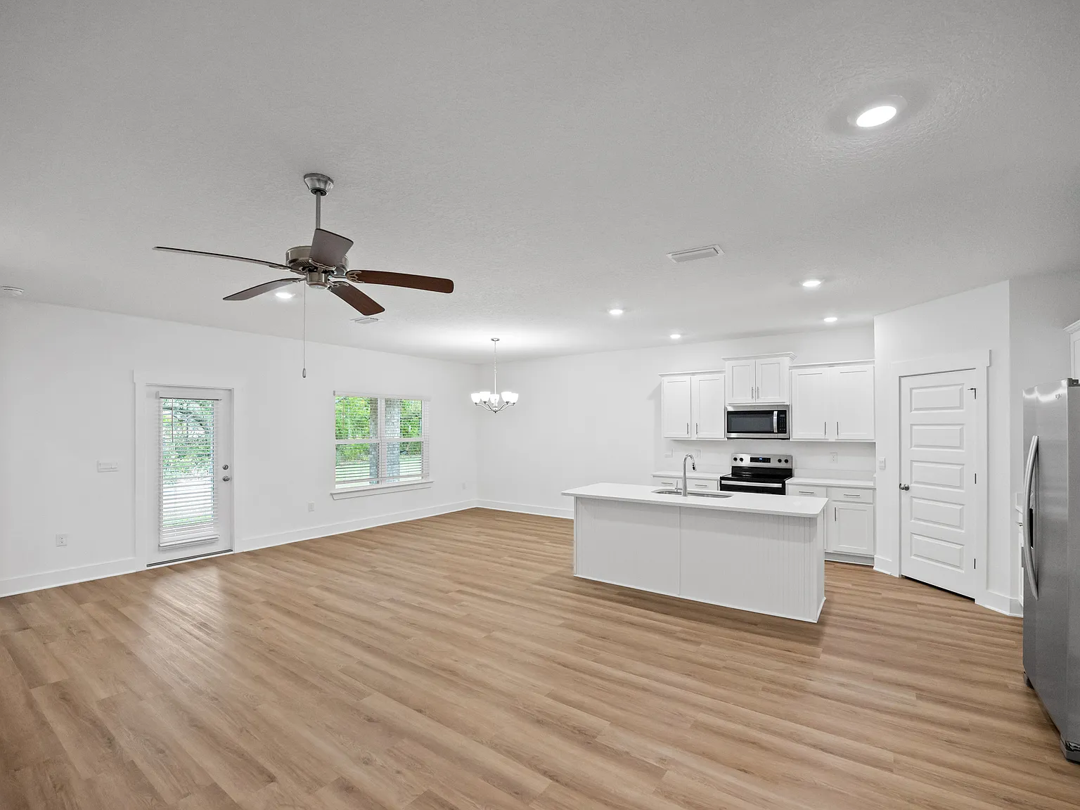 21073 Teluga Avenue - 1 — Photo 4