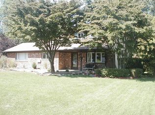 12 Peppermint Rd, Commack, NY 11725