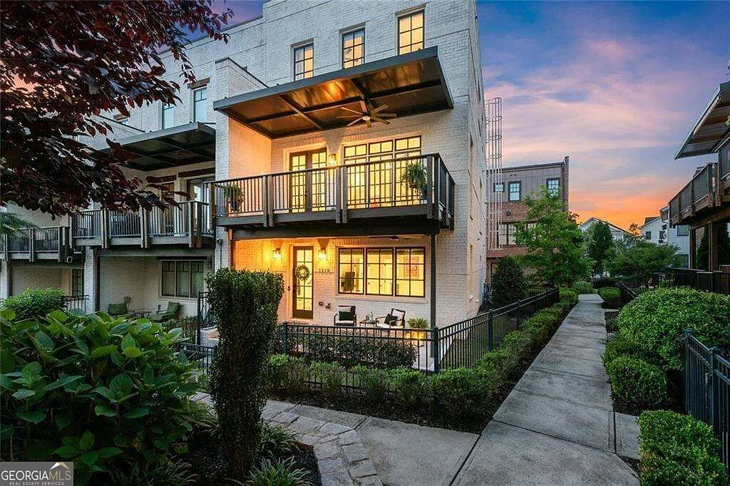 4 bed, 3.5 bath, $4,500 — Photo 1
