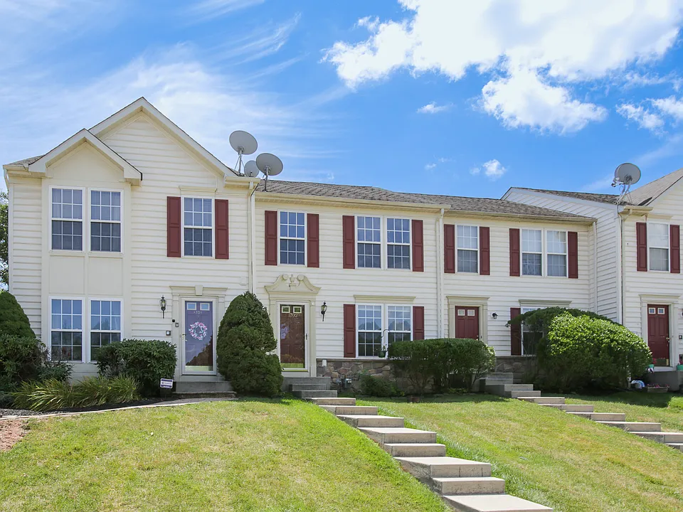 1702 Orchard View Rd